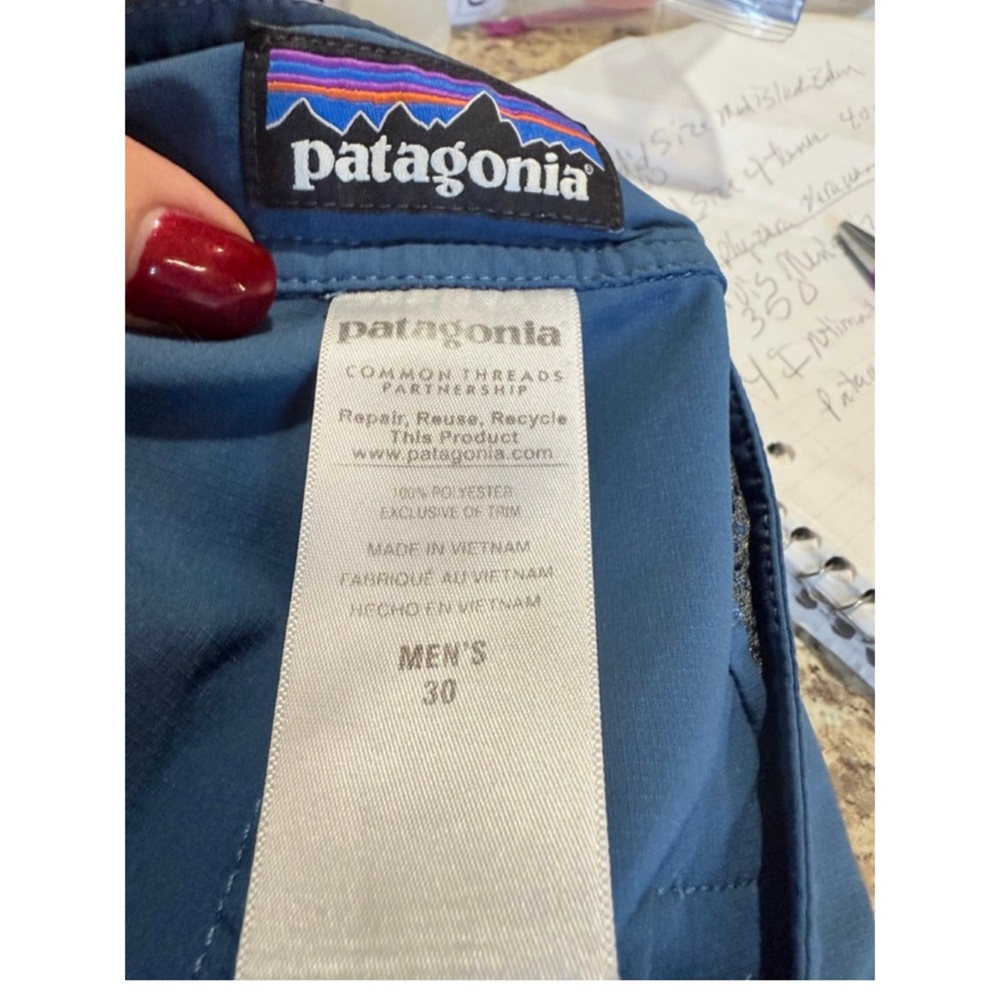 Patagonia Men's Teal Flat Front Shorts - Picture 7 of 8